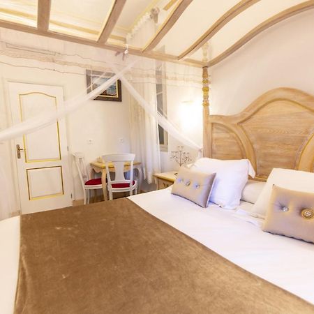 Chambre A Baldaquin Maison De L'Eglise Du Couvent Narbonne Dış mekan fotoğraf