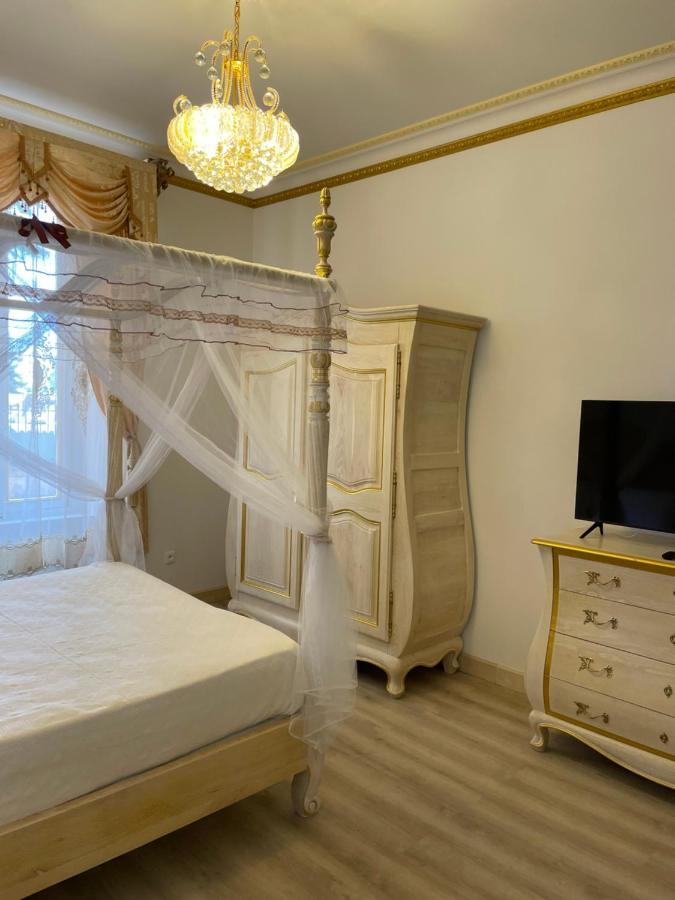 Chambre A Baldaquin Maison De L'Eglise Du Couvent Narbonne Dış mekan fotoğraf