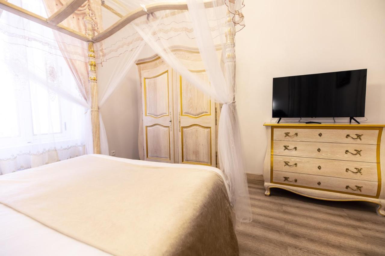 Chambre A Baldaquin Maison De L'Eglise Du Couvent Narbonne Dış mekan fotoğraf