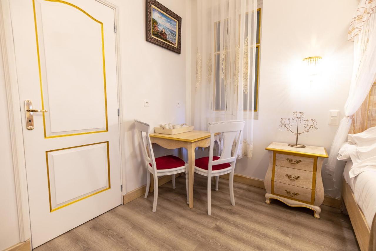 Chambre A Baldaquin Maison De L'Eglise Du Couvent Narbonne Dış mekan fotoğraf